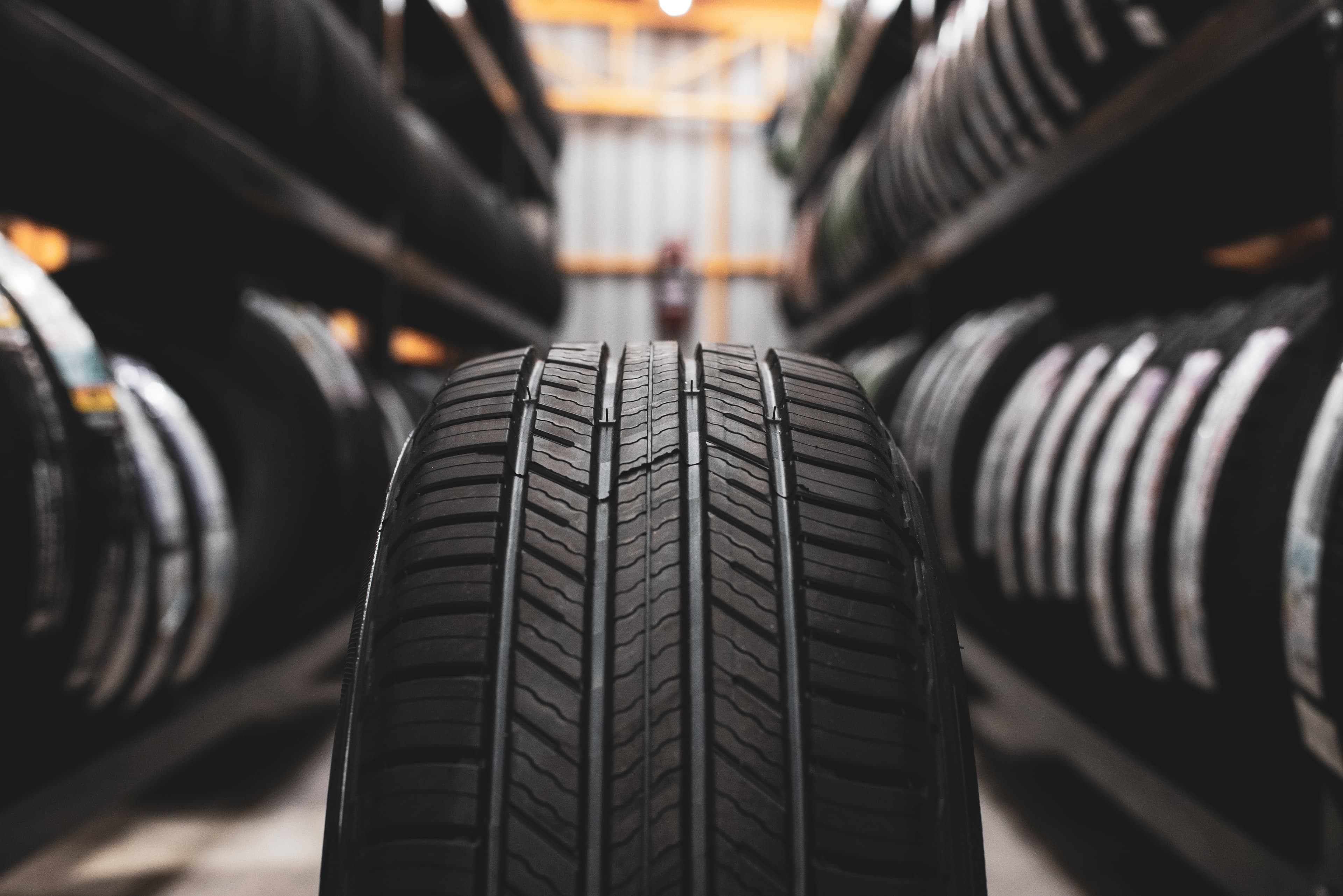 Storing car tyres the right way: correct tyre storage