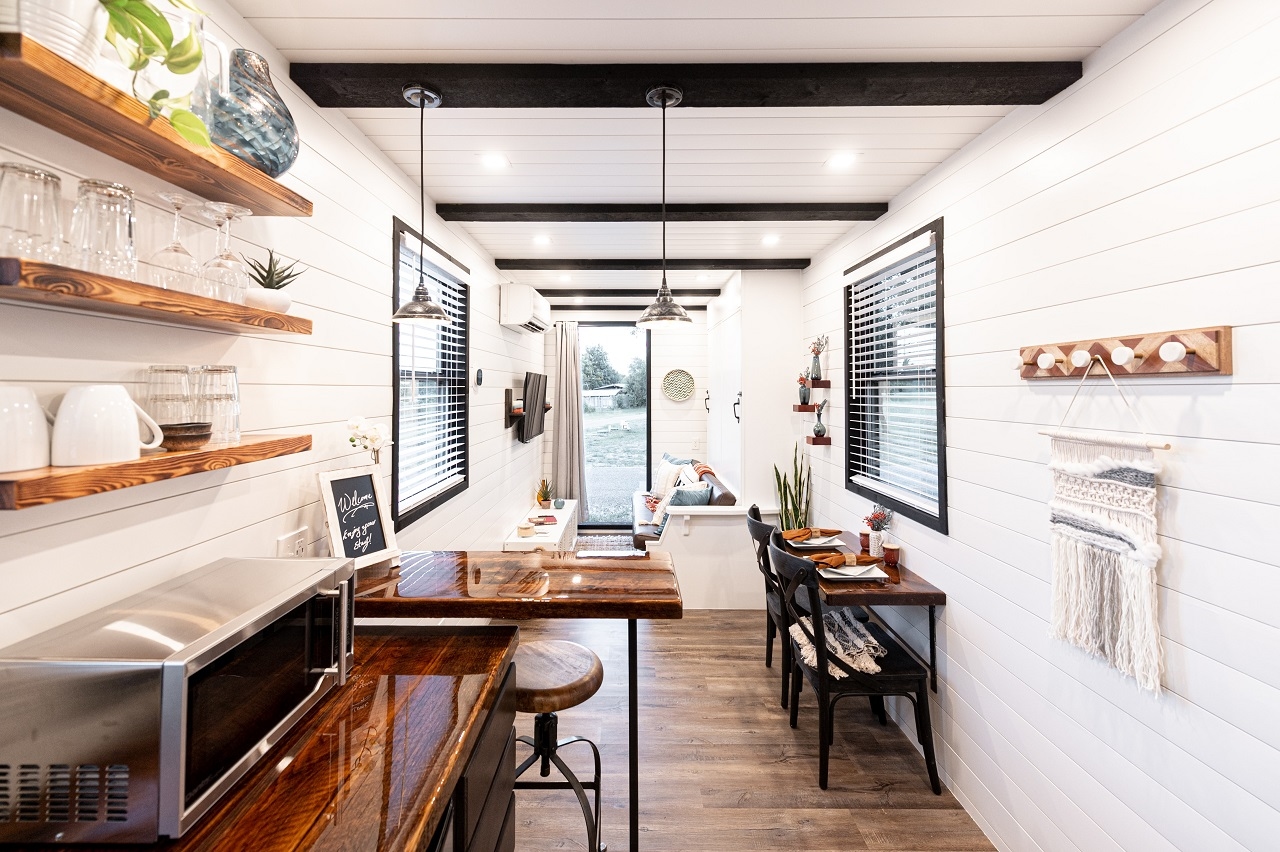 Small space living – tiny house, big storage